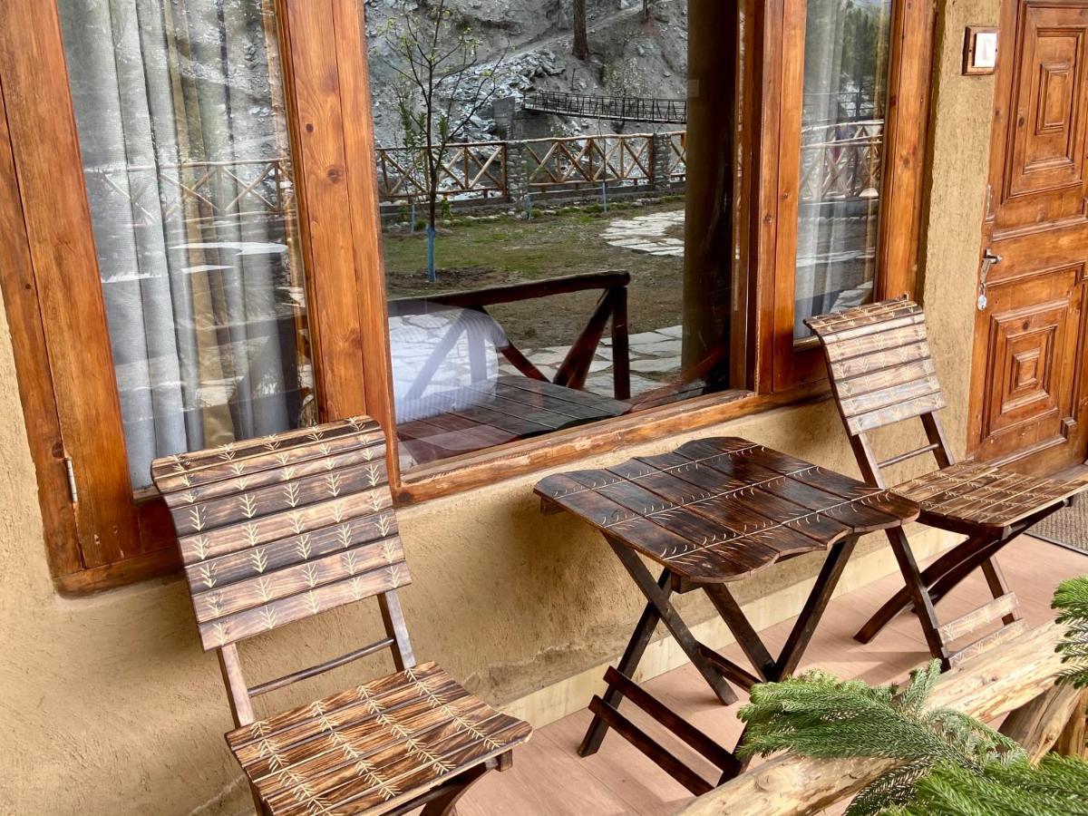 Shivadya Tirthan - Tirthan Valley Gushaini Exterior photo